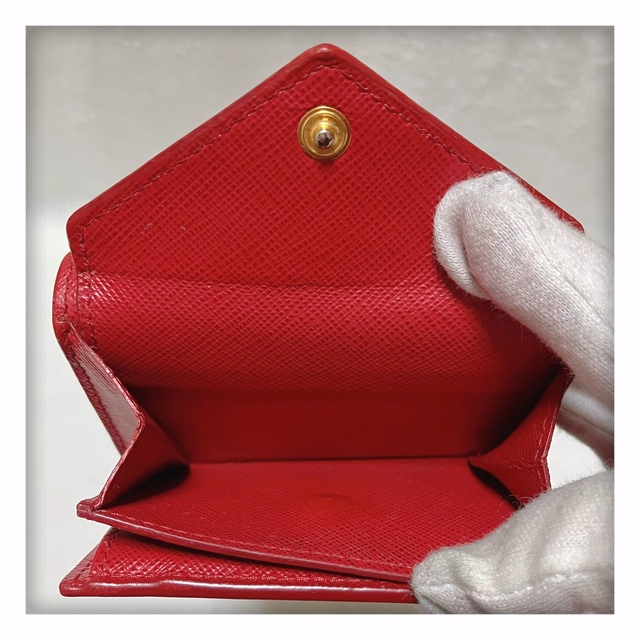 16日24時削除‼️美品✨ PRADA プラダ コンパクト 折り財布 レッド系 ... 16日24時削除‼️美品✨ PRADA プラダ コンパクト 折り財布 レッド系