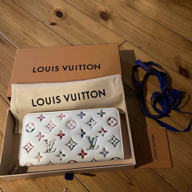 LOUIS VUITTON(ルイヴィトン)の新品未使用★ルイヴィトン ジッピーウォレット 2022秋冬新作 長財布 レディースのファッション小物(財布)の商品写真