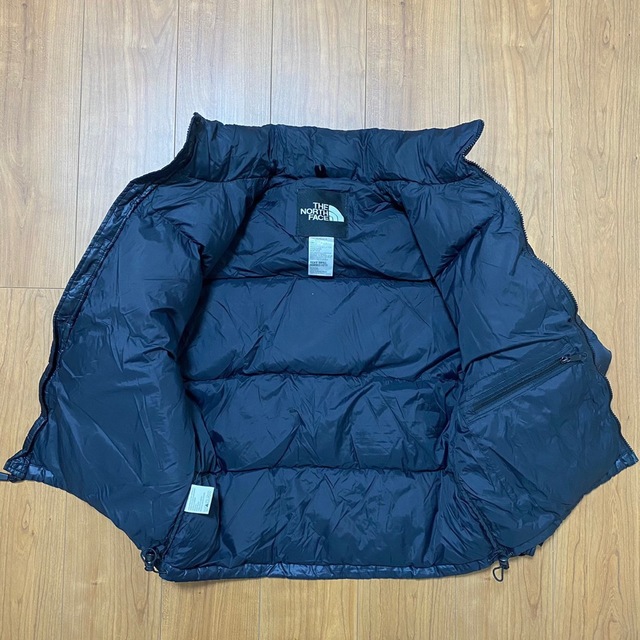 THE NORTH FACE(ザノースフェイス)の【美品】US規格★ノースフェイス　ヌプシ　ダウンジャケット　ブラック　メンズ S メンズのジャケット/アウター(ダウンジャケット)の商品写真