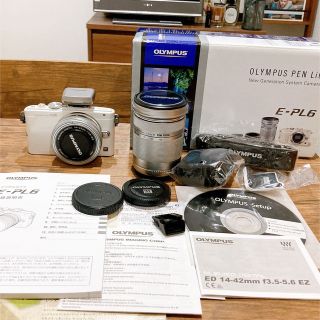 オリンパス(OLYMPUS)のOLYMPUS E-PL6 E-PL6 EZ ダブルズームキット WHITE(ミラーレス一眼)