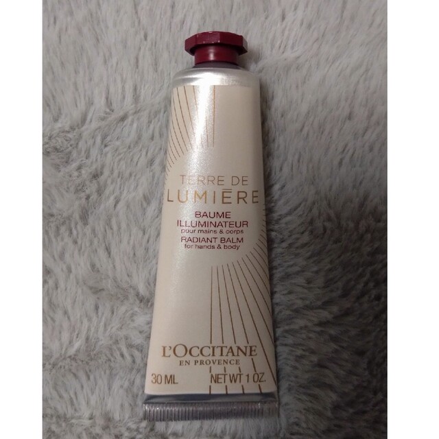 L'OCCITANE(ロクシタン)のロクシタン　テールドルミエール　ゴールドハンドクリーム30ml コスメ/美容のボディケア(ハンドクリーム)の商品写真