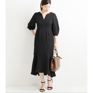 「VERMEIL par iena カーブネック ペプラムワンピース」に近い商品 「VERMEIL par iena カーブネック ペプラムワンピース」に近い商品