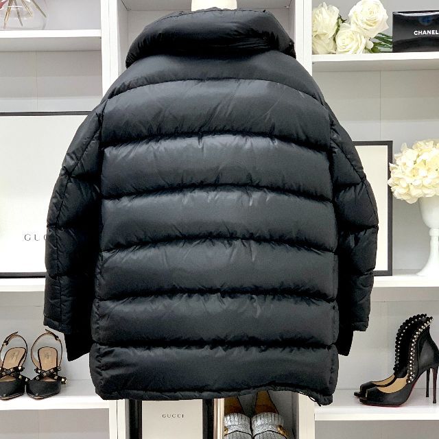 Balenciaga(バレンシアガ)の5725 バレンシアガ ナイロン ロゴ マフラー ダウンジャケット ブラック レディースのジャケット/アウター(ダウンジャケット)の商品写真