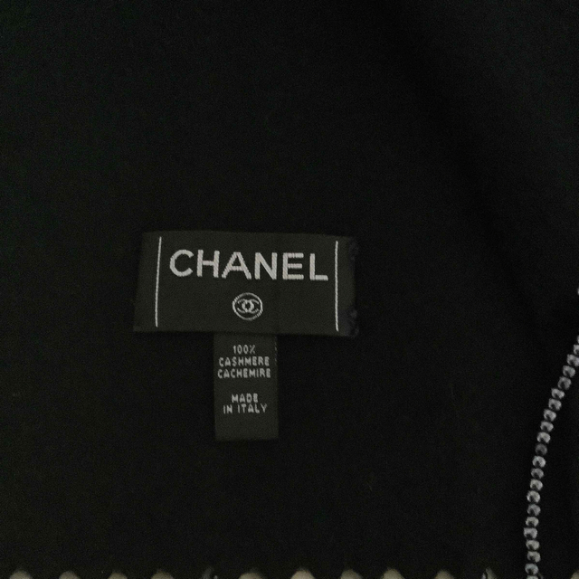 CHANEL(シャネル)の美品　素敵　CHANEL マフラー　ビーズ レディースのファッション小物(マフラー/ショール)の商品写真
