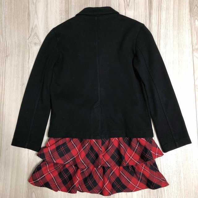 COMME CA ISM(コムサイズム)のコムサイズム　130　フォーマルスーツセッアップ　黒ジャケ　赤スカート キッズ/ベビー/マタニティのキッズ服女の子用(90cm~)(ドレス/フォーマル)の商品写真