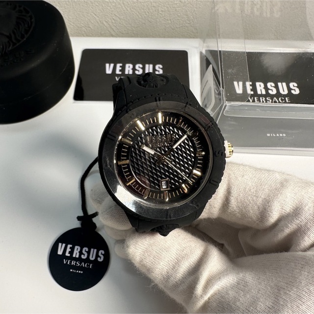 新品即納】ヴェルサス ヴェルサーチ 高級 腕時計 43mm レッド 黒-