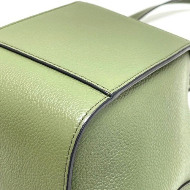 LOEWE(ロエベ)のLOEWE ロエベ ハンモック ドローストリング ミニ レザー レディースのバッグ(ショルダーバッグ)の商品写真