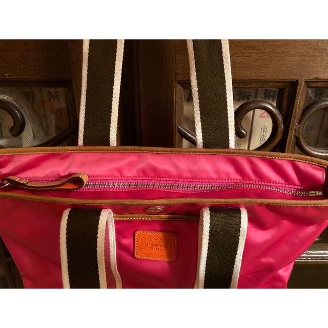 COACH(コーチ)のクロエ様専用 COACH トートバッグ ナイロン➕革最終価格୧⍢⃝୨ レディースのバッグ(トートバッグ)の商品写真