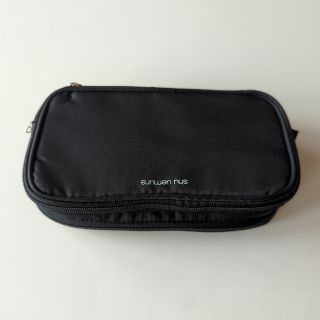 shu uemura(ポーチ ・ ブラック/黒色系)のフリマアイテム一覧 shu uemura(ポーチ ・ ブラック/黒色系)のフリマアイテム一覧
