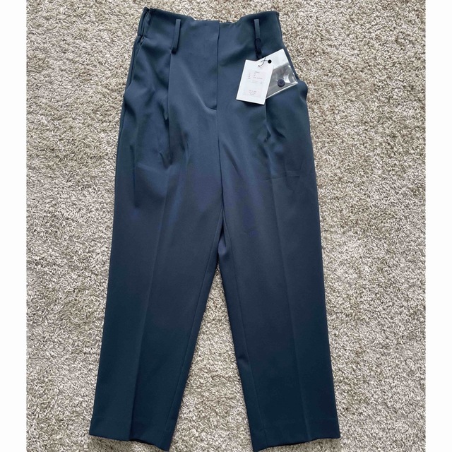未使用 machatt マチャット タックテーパードパンツ グレー ショート丈