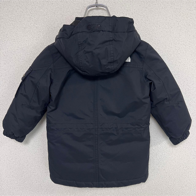 THE NORTH FACE(ザノースフェイス)のノースフェイス　ダウンジャケット　海外限定　キッズ　100サイズ 黒　ブラック キッズ/ベビー/マタニティのキッズ服男の子用(90cm~)(ジャケット/上着)の商品写真