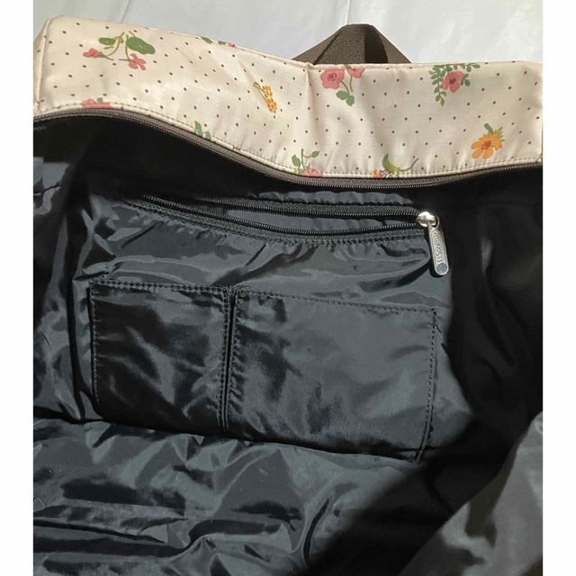LeSportsac(レスポートサック)の超美品　レスポートサック　デイジー　花柄　スクエア型バッグ　大きめ レディースのバッグ(その他)の商品写真