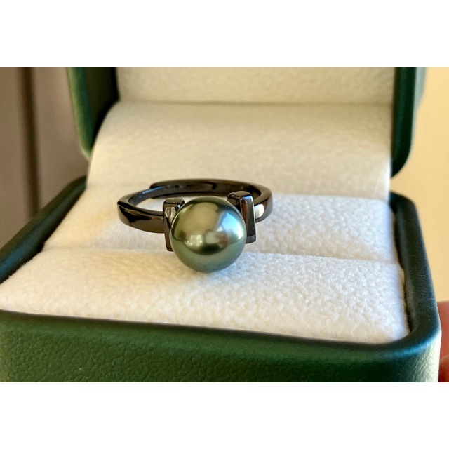 タヒチ黒蝶真珠リング　特別価格 レディースのアクセサリー(リング(指輪))の商品写真