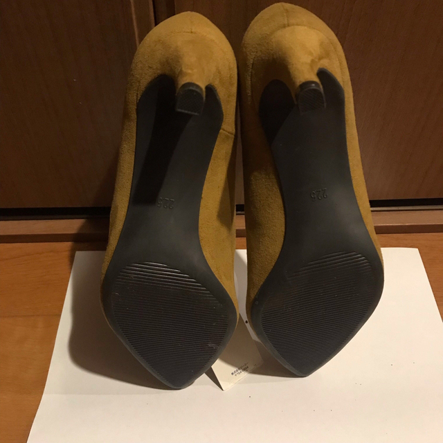 GU(ジーユー)のジーユー　マシュマロポインテッドパンプス ブラウン マスタード 22.5cm レディースの靴/シューズ(ハイヒール/パンプス)の商品写真