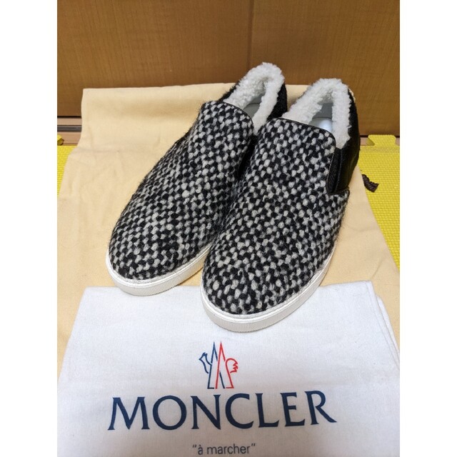 今週末に取り消します！MONCLER　スリッポン