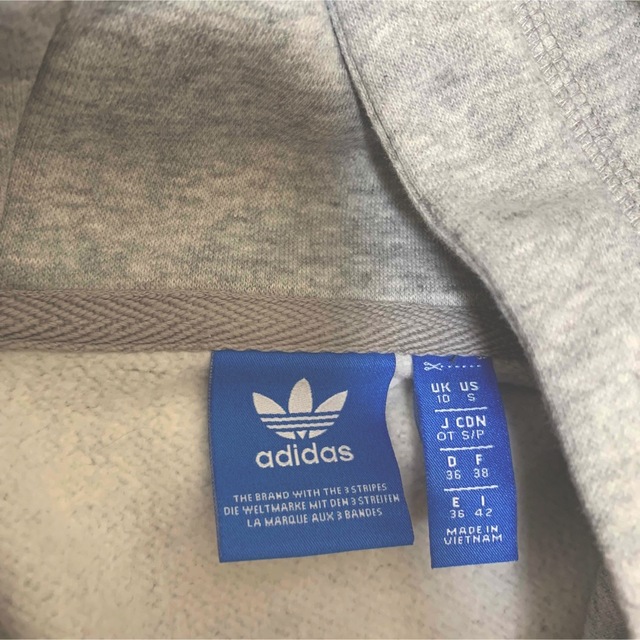 adidas(アディダス)のアディダスオリジナル　パーカー　OT レディースのトップス(パーカー)の商品写真