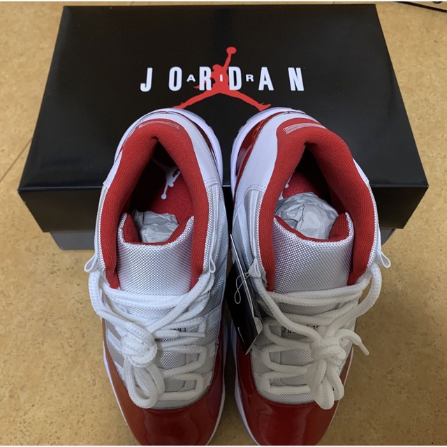 新品Nike Air Jordan 11 "Varsity Red" 6