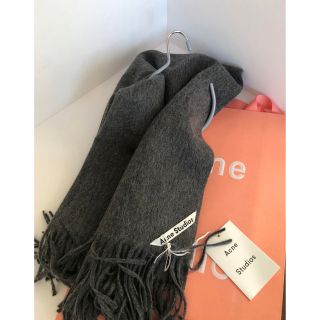 アクネストゥディオズ(Acne Studios)のアクネストゥディオズ マフラーグレー 新タグ おまけハンガー付き(マフラー/ショール)