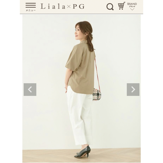 Liala×PG(リアラバイピージー)のリアラPG  ブラウス（ネイビー色）新品！お値下げ❗️3900円→3400円❗️ レディースのトップス(シャツ/ブラウス(半袖/袖なし))の商品写真