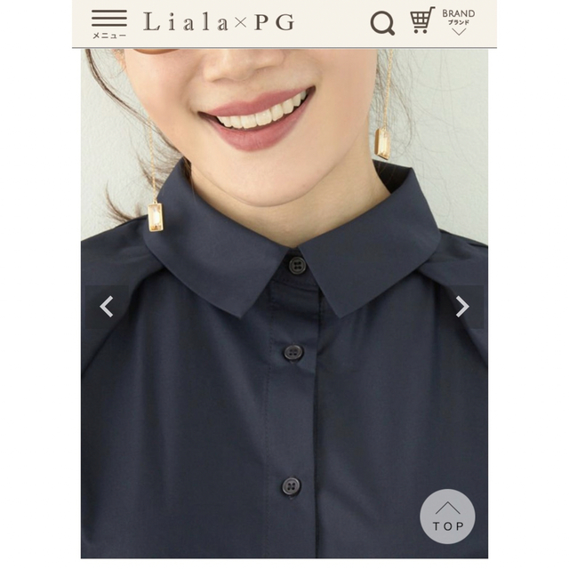 Liala×PG(リアラバイピージー)のリアラPG  ブラウス（ネイビー色）新品！お値下げ❗️3900円→3400円❗️ レディースのトップス(シャツ/ブラウス(半袖/袖なし))の商品写真