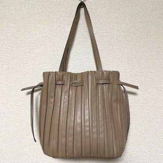 ザラ(ZARA)のb121 ZARA ザラ ハンドバッグ プリーツ グレージュ 上品(ハンドバッグ)