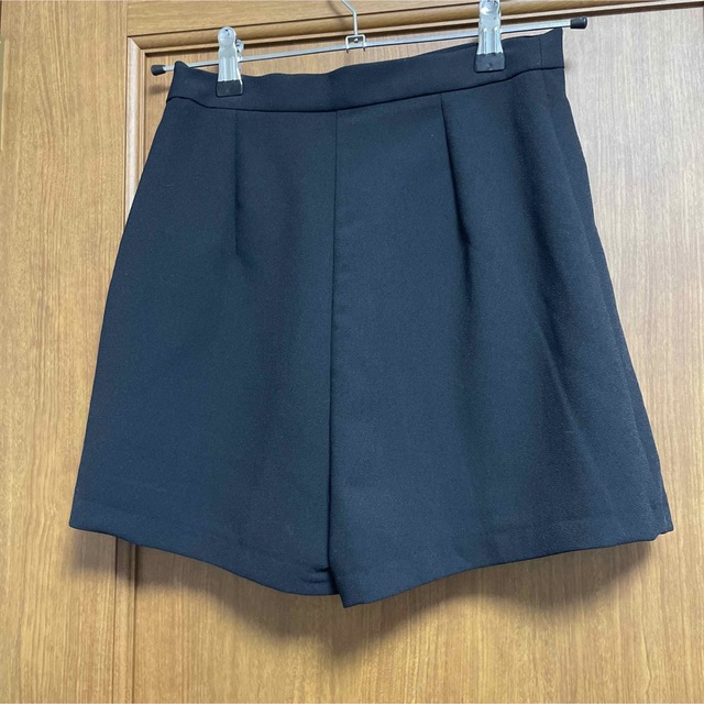 ZARA(ザラ)のZARA ボックスプリーツ入りスカンツ レディースのパンツ(カジュアルパンツ)の商品写真