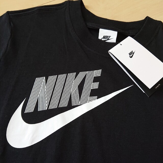 NIKE(ナイキ)の新品 NIKE ガールズ 150 Tシャツ ナイキ キッズ/ベビー/マタニティのキッズ服女の子用(90cm~)(Tシャツ/カットソー)の商品写真