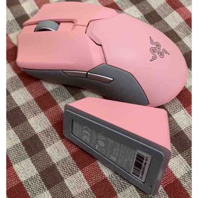 Razer(レイザー)のゲーミングマウス Viper Ultimate Quartz Pink スマホ/家電/カメラのPC/タブレット(PC周辺機器)の商品写真
