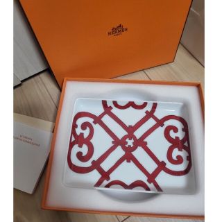 エルメス(Hermes)の14日迄　新品　エルメスエルメス ガダルキヴィール 長方形プレート(食器)