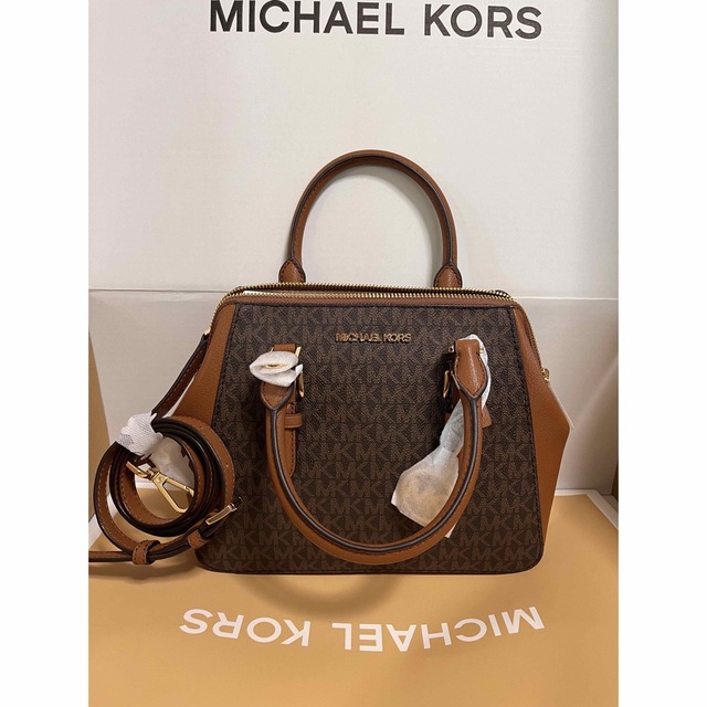 MICHAEL KORS　MKデカロゴ　ショルダーバック ポシェット シボ革