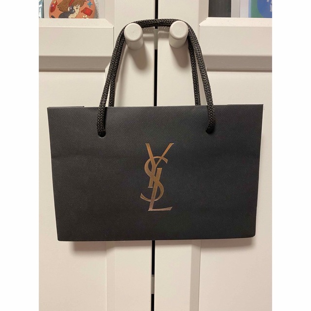 Yves Saint Laurent Beaute(イヴサンローランボーテ)の☆ch1ak1様専用☆YSL イヴ・サンローランボーテ 紙袋 レディースのバッグ(ショップ袋)の商品写真