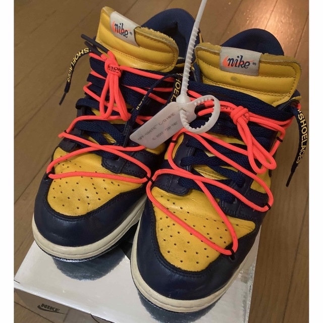 OFF-WHITE × NIKE  DUNK LOW ミシガン