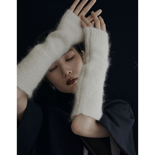 Ameri VINTAGE(アメリヴィンテージ)の【専用です】MOHAIR KNIT ARM WARMER レディースのファッション小物(手袋)の商品写真