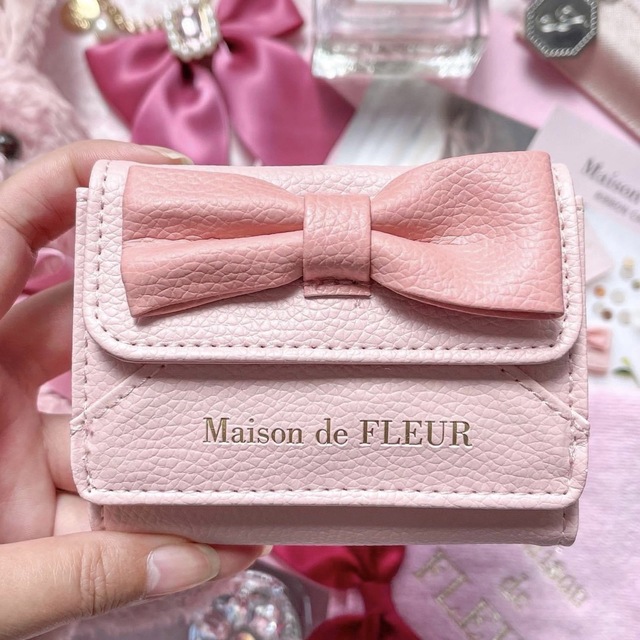 Maison de FLEUR(メゾンドフルール)のメゾン ド フルール リボンカードケース レディースのファッション小物(財布)の商品写真