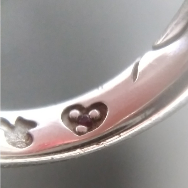 CITIZEN(シチズン)のシチズン ディズニー メレダイヤ5P＆ルビー付き プラチナシルバーリング レディースのアクセサリー(リング(指輪))の商品写真