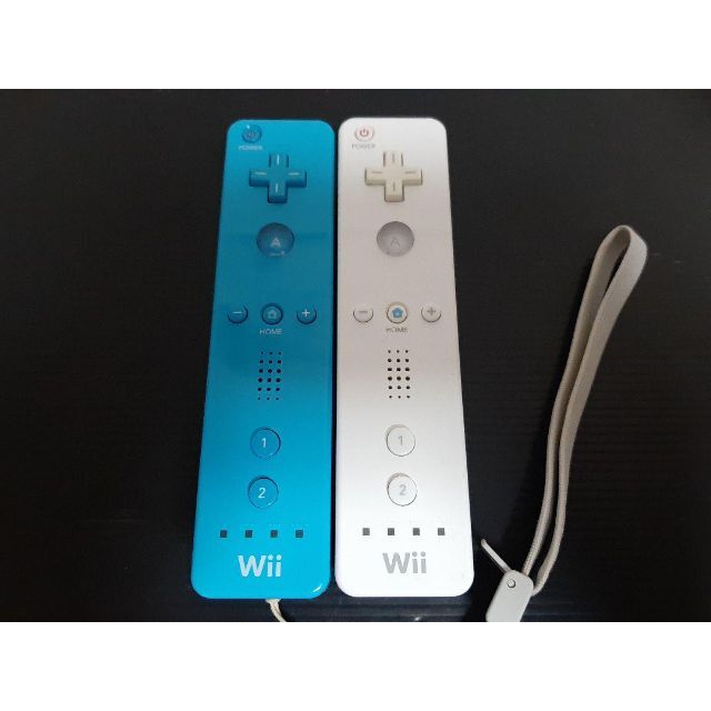 【動作OK】wiiリモコン　２個　ブルーホワイト　早い者勝ち　no12133 エンタメ/ホビーのゲームソフト/ゲーム機本体(その他)の商品写真