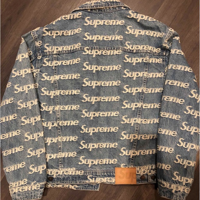 Supreme(シュプリーム)のSupreme Frayed Logo Denim Trucker Jacket メンズのジャケット/アウター(Gジャン/デニムジャケット)の商品写真