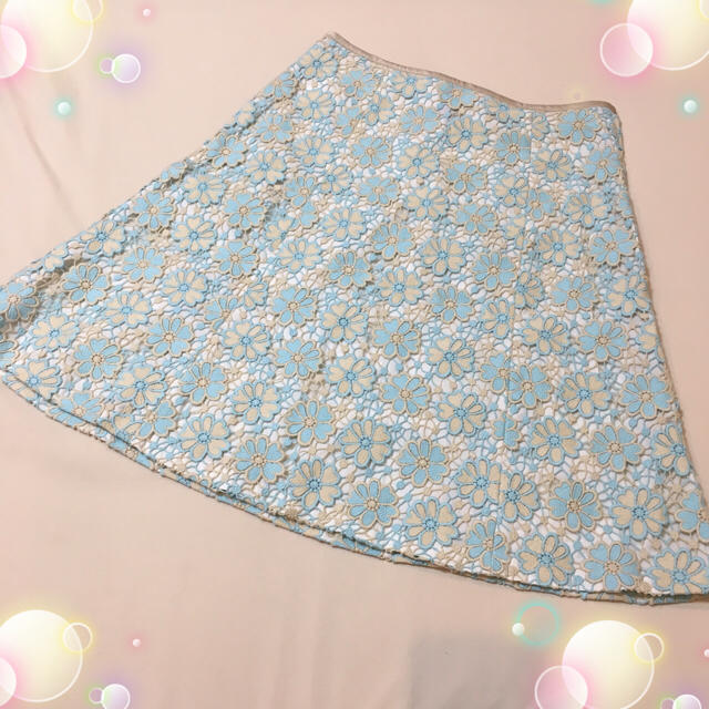 TOCCA(トッカ)の美品♡TOCCA♡花柄総刺繍スカート 水色♡ルネ フォクシー チェスティ レディースのスカート(ひざ丈スカート)の商品写真