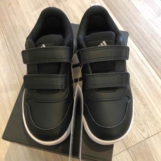 アディダス(adidas)の♡adidasキッズスニーカー17㎝♡値下げしました！(スニーカー)