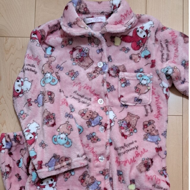 サンリオ(サンリオ)の中古　パジャマ キッズ/ベビー/マタニティのキッズ服女の子用(90cm~)(パジャマ)の商品写真