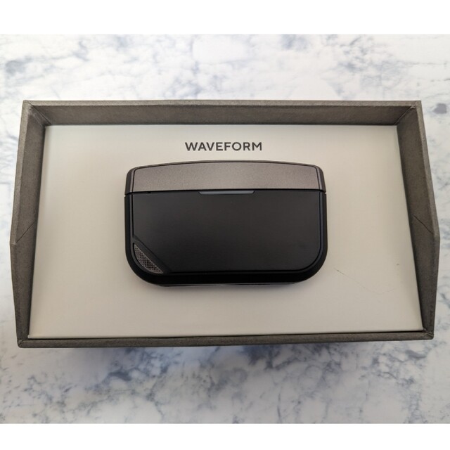 GENKI Waveform ワイヤレスイヤフォン　TWSイヤホン黒KURO スマホ/家電/カメラのオーディオ機器(ヘッドフォン/イヤフォン)の商品写真
