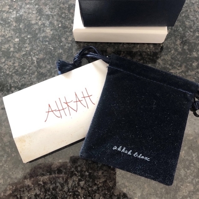 AHKAH(アーカー)の【最終値下】保証書・専用ケース袋付AHKAHダイヤフィーノクロスネックレス レディースのアクセサリー(ネックレス)の商品写真