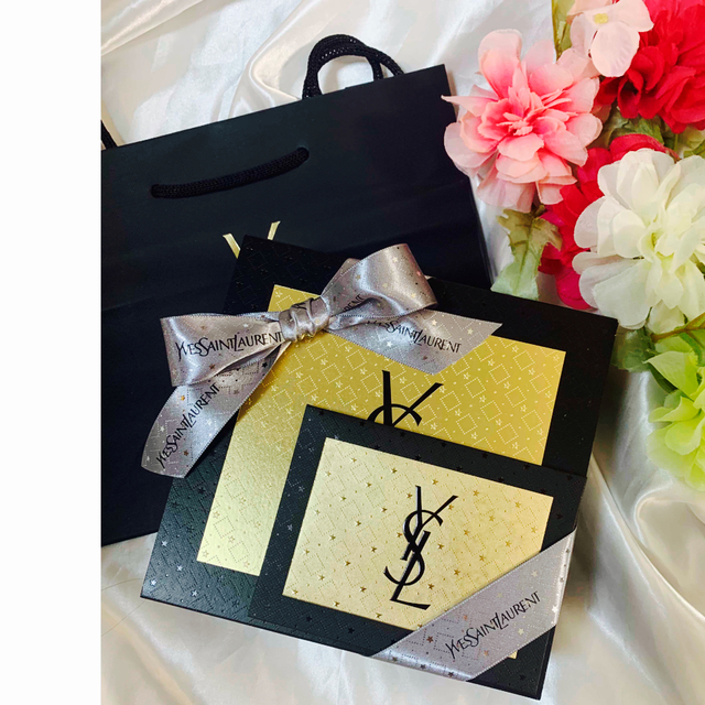 Yves Saint Laurent Beaute(イヴサンローランボーテ)のモンパリギフトセット🎁💕メッセージカード&ショッパー付き💫 コスメ/美容のキット/セット(コフレ/メイクアップセット)の商品写真