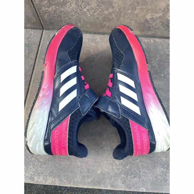 adidas(アディダス)のadidas 19.5㎝　スニーカー キッズ/ベビー/マタニティのキッズ靴/シューズ(15cm~)(スニーカー)の商品写真