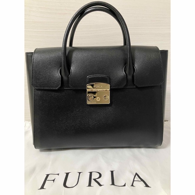 FURLAフルラ 黒ブラックハンドバック