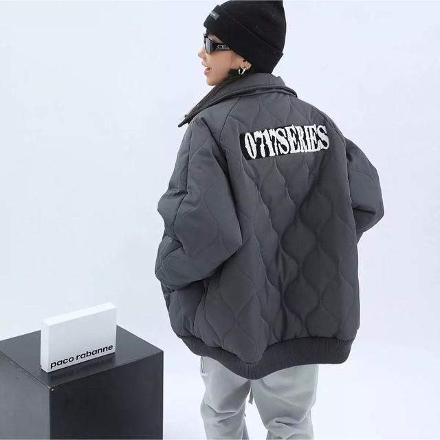 STUSSY(ステューシー)の韓国 オーバーサイズジャケット ゆるダボ 黒っぽいグレー バッグ刺繍プリント  レディースのジャケット/アウター(ブルゾン)の商品写真