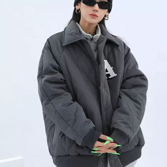 韓国 オーバーサイズジャケット ゆるダボ 黒っぽいグレー バッグ刺繍プリント 3