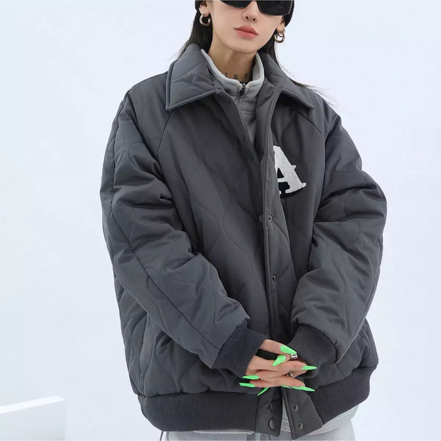 韓国 オーバーサイズジャケット ゆるダボ 黒っぽいグレー バッグ刺繍プリント 2