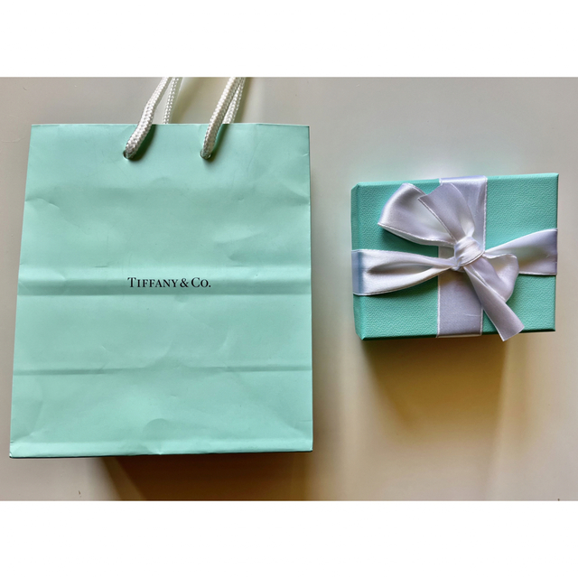 Tiffany ネックレス　ショッパー　リボン箱付き