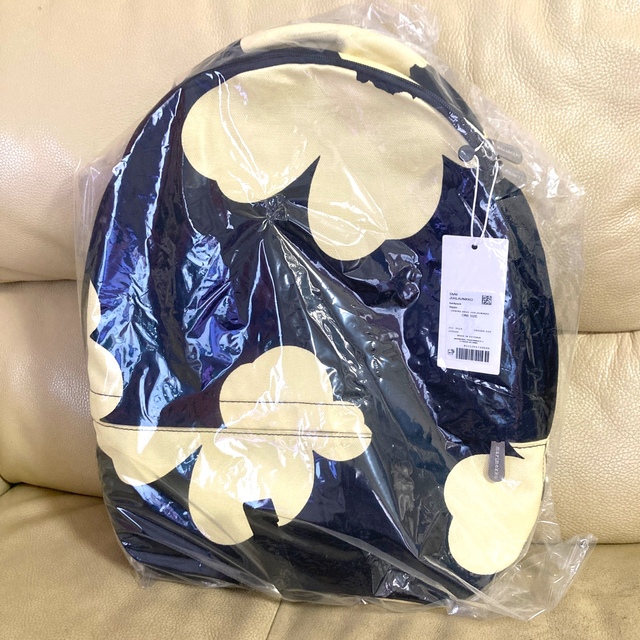 新品 マリメッコ リュックサック ピエニ ウニッコ 黒×黄色